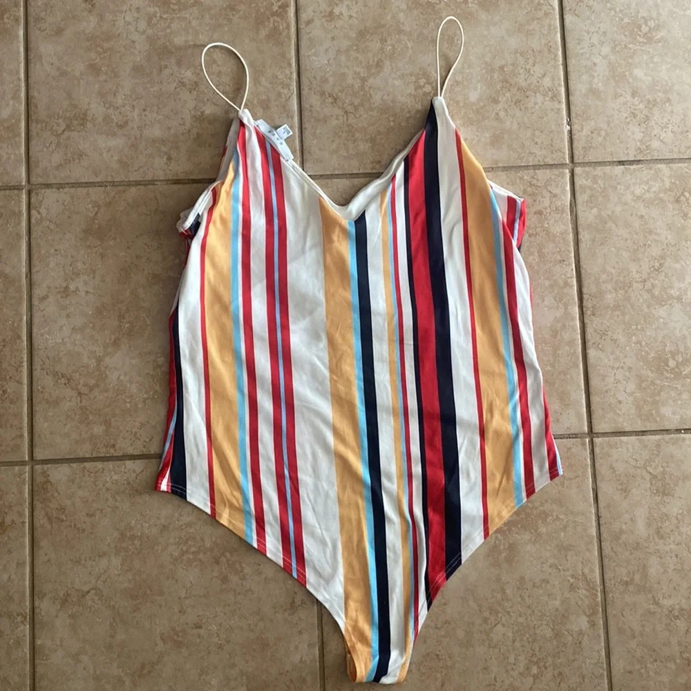Gently Used Gaze Bodysuit - Picture 4 of 4